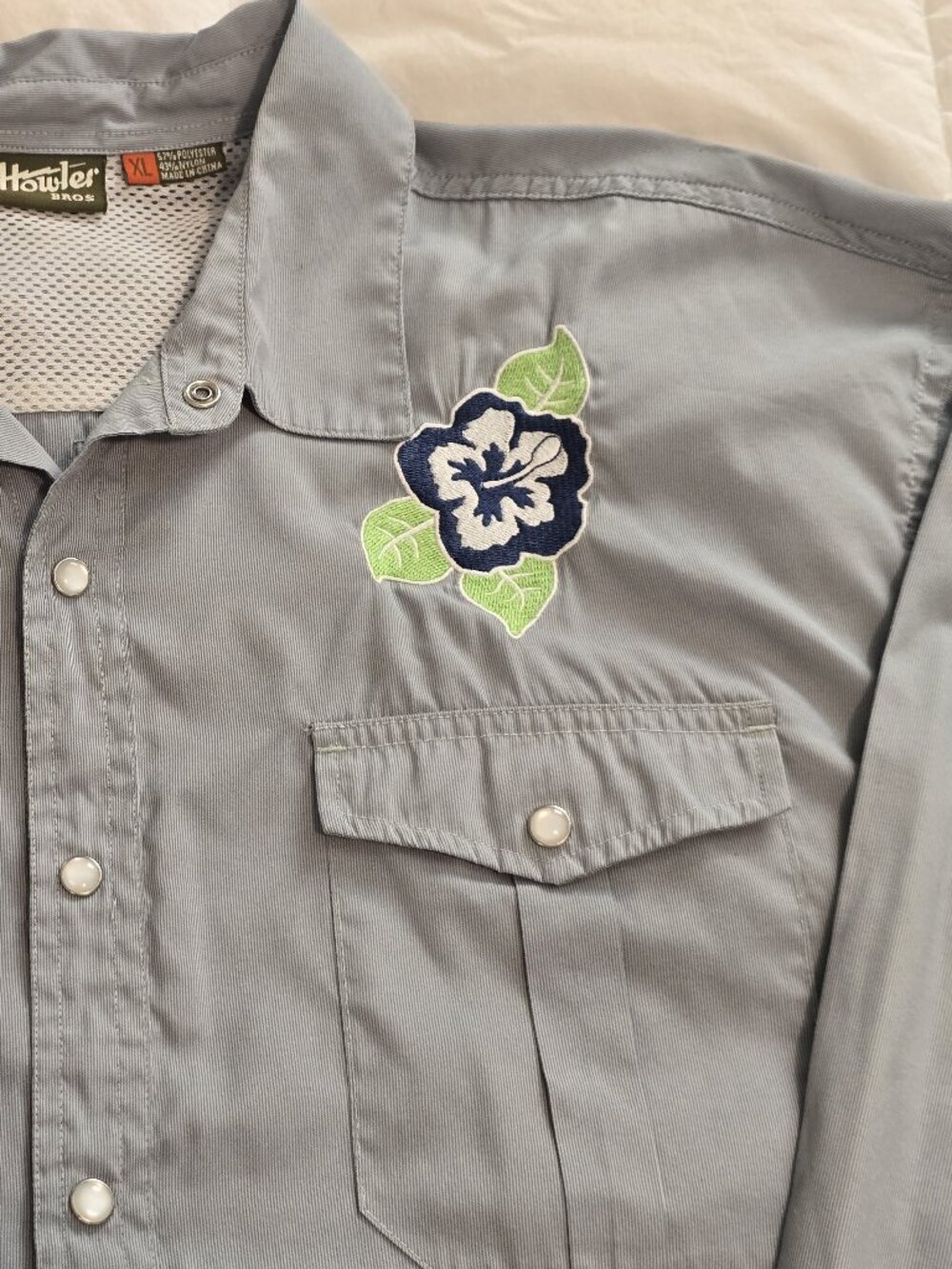 Howler Bros Gaucho Snapshirt- Hibiscus (XL) - Picture 3 of 5
